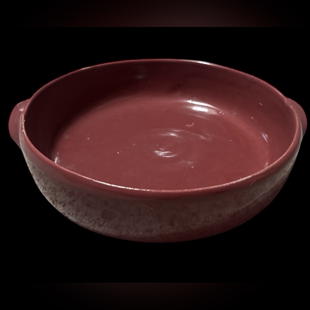 Bybee pottery baking dish 10 inch wide 3 inch deep.